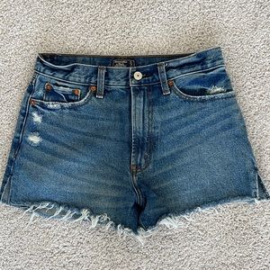 LIKE NEW Abercrombie & Fitch Annie high rise shorts